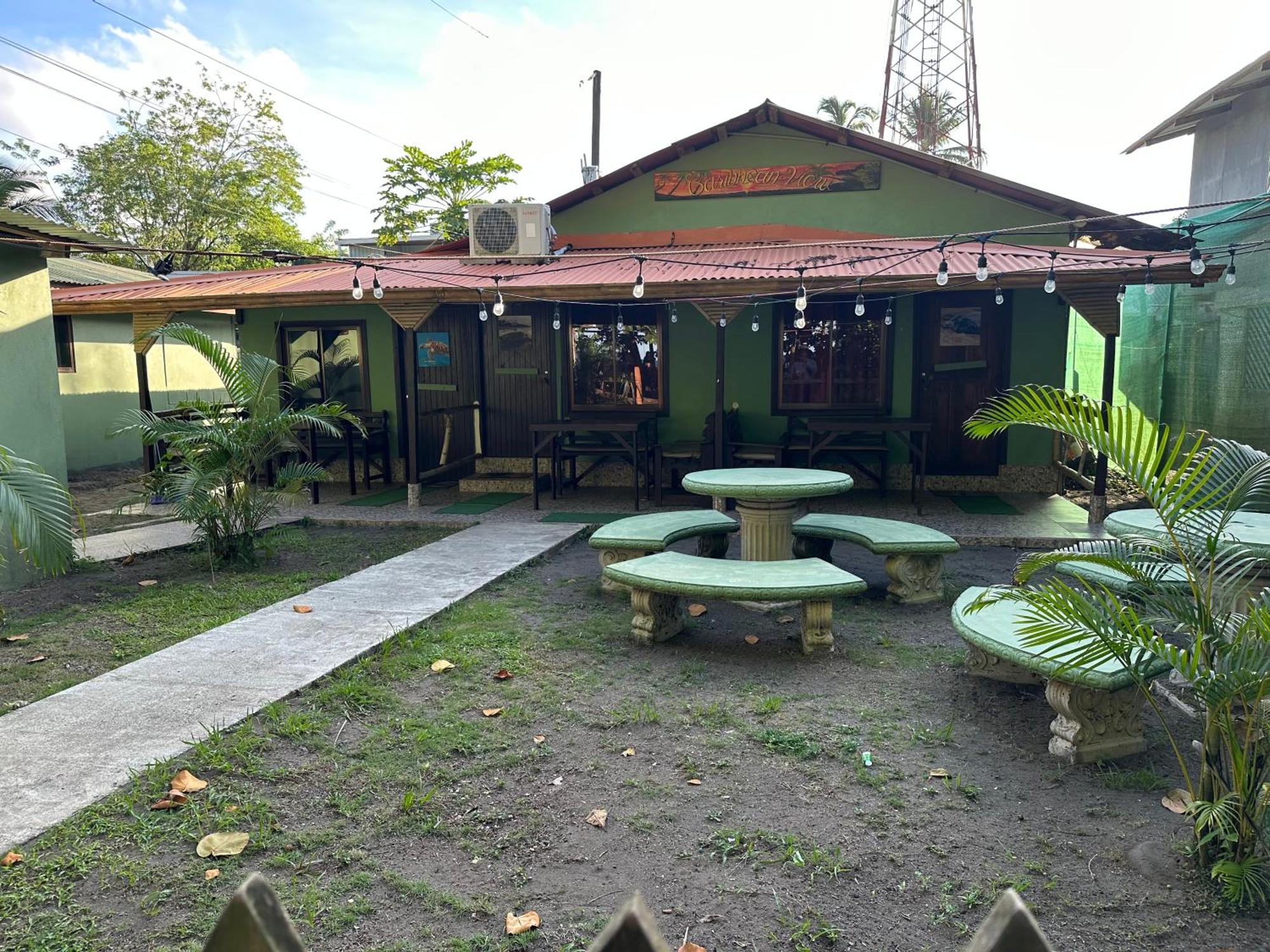 Апартаменты Caribbean View Тортугеро Экстерьер фото