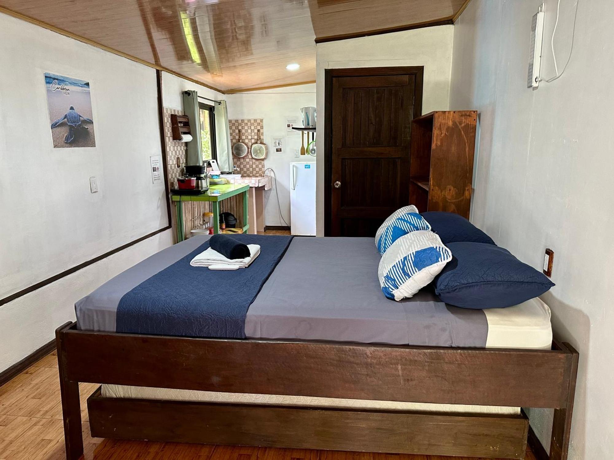 Апартаменты Caribbean View Тортугеро Экстерьер фото