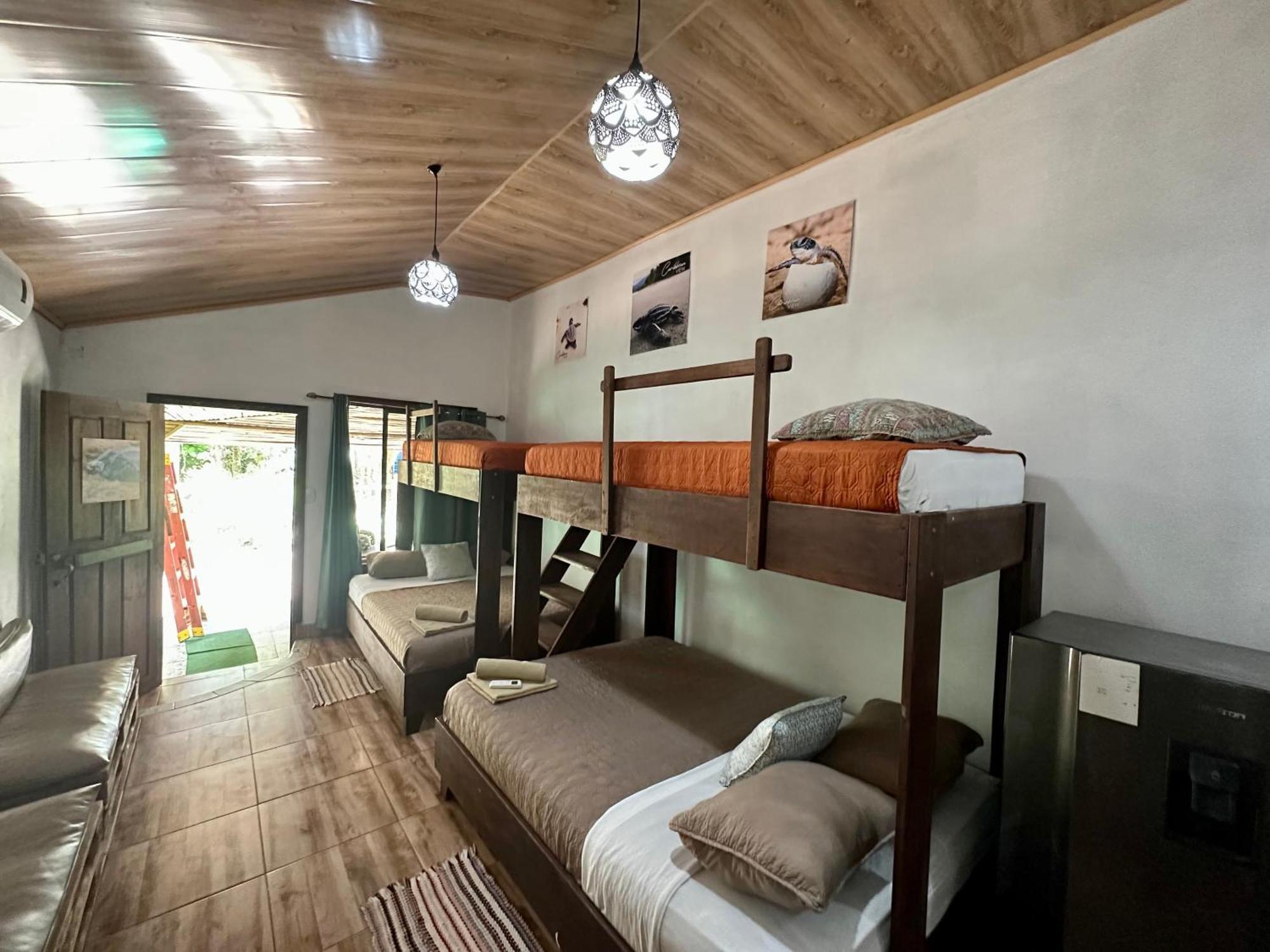 Апартаменты Caribbean View Тортугеро Экстерьер фото